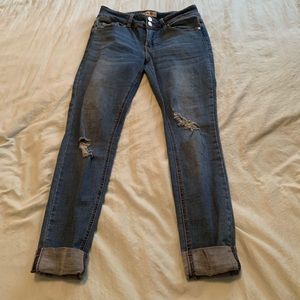 Cropped distressed jeans